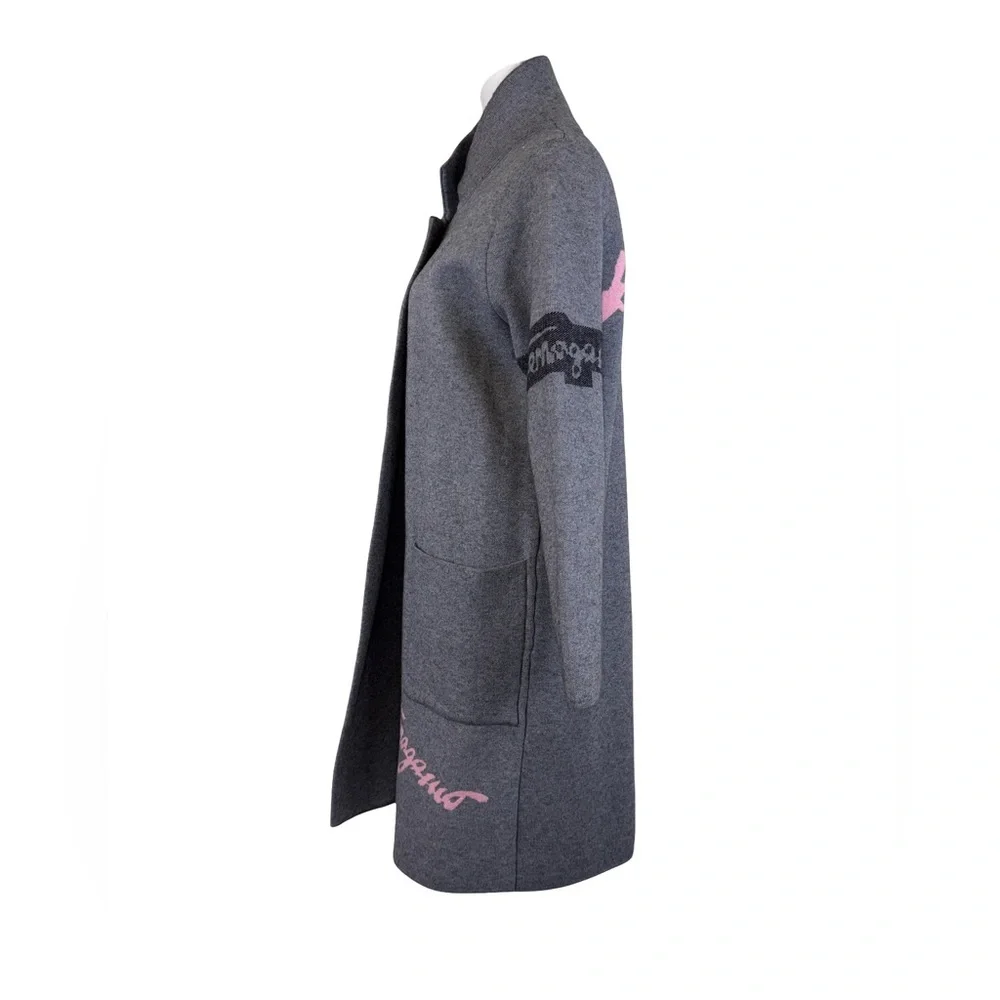 FERRAGAMO WOOL CARDIGAN IN GRAY WITH PINK AND BLACK SIGNATURE LOGOS - Picture 4 of 7